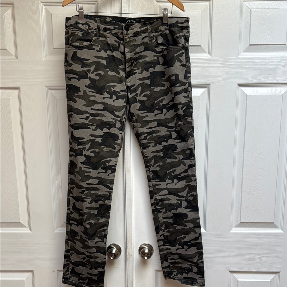 Joe's Jeans Camouflage Patterned Pants
